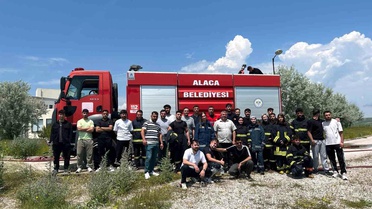 Alaca'da üniversite öğrencilerine uygulamalı yangın eğitimi