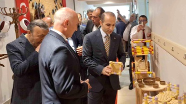 aldıkları eğitimin ardından yaptıkları el emeği ürünler görücüye çıktı