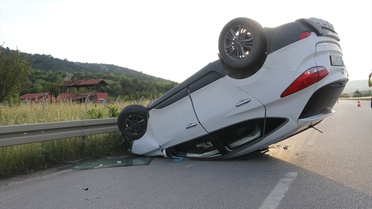 Taşova'da Otomobil Devrildi: Sürücü Yaralandı