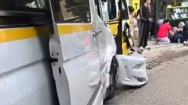Bursa'da Otobüs-Minibüs Kazası: 5 Yaralı
