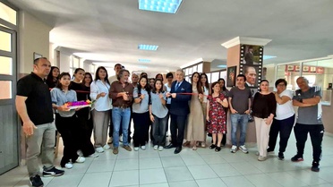 Çeşme'de 'Renklerin Fısıltısı' Sergisi Açıldı