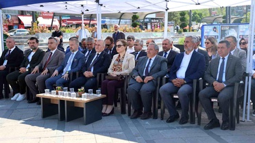 Elazığ'da 'Hayat Boyu Öğrenme Şenliği' yoğun katılımla başladı