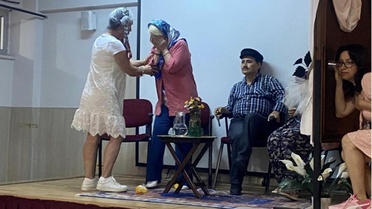 Mezitli'de İngilizce Tiyatro Oyunu Beğeni Topladı