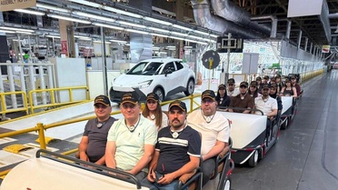 Öğrenciler Otomotiv Tesisini Ziyaret Etti