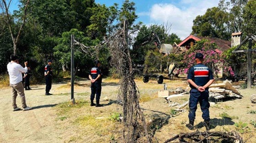 Tekirova'da Kaçak Yapılar Yıkıldı
