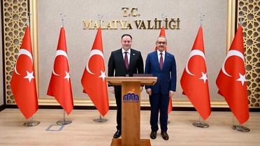KKTC Meclis Başkanı: Ana vatanımız Türkiye dağ gibi yanımızda