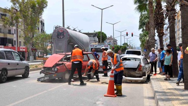 Silifke'de Zincirleme Kaza: 1 Yaralı