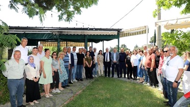 Protokol ve muhtarlar Altınoluk'ta bir araya geldi