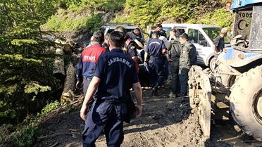 Boyabat'ta Traktör Uçuruma Devrildi
