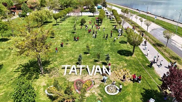 Tatvan'da Öğrenciler Van Gölü Sahilinde Çevre Temizliği Yaptı