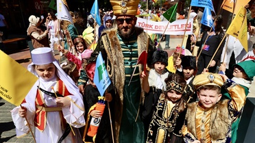 Miniklerden büyük bienal şenliği