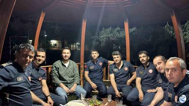 'Araçta kedi var' yazsını dikkate aldı, sevimli 3 yavru kediyi kurtardı