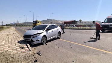 Gercüş'te kavşak kazası: 3 yaralı