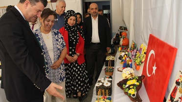Mersin'de Halk Eğitimi Yıl Sonu Sergileri Açıldı