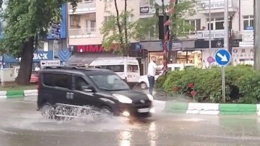 Yenişehir'de Dolu ve Fırtına Hayatı Olumsuz Etkiledi