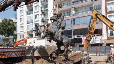 İncirliova'da Atatürk heykeli koruma altına alındı