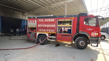 Nazilli'de Geri Dönüşüm Fabrikasında Yangın