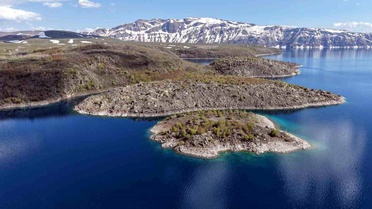 Nemrut Krater Gölü Sezonda Ziyaretçileri Ağırlamaya Başladı