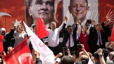 Özgür Özel Tekke'de konuştu