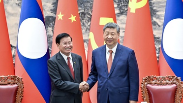 Xi Jinping ve Thongloun Sisoulith'ten İşbirliği Vurgusu