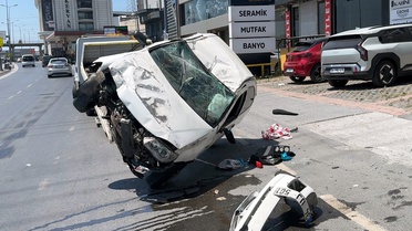 Avcılar'da Otomobil Takla Attı