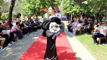 Bayındır'da moda tasarımı defilesi damga vurdu