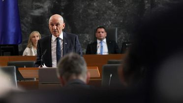 Çin'den Slovenya Başbakanı'na Kutlama Mesajı