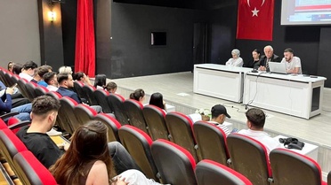 AB ve Demokrasi Semineri Düzenlendi