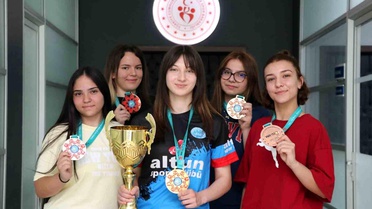 Kayseri Kick Boks'ta 9 Madalya Kazandı
