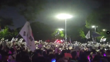 Güney Kore’de seçim hilesi iddiaları sokakları karıştırdı: Binlerce kişi meydanlarda