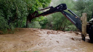 Malatya'da Kozluk Çayı taştı, yürüyüş rotaları su altında kaldı