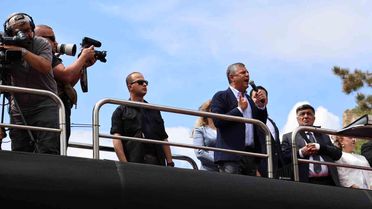 Özgür Özel: 'CHP'nin seçilmiş genel başkanıyım, beni seven yarın sandığa gitsin'