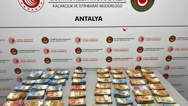 Bebek Bezlerinde 20 Milyon Lira Kaçak Para Ele Geçirildi