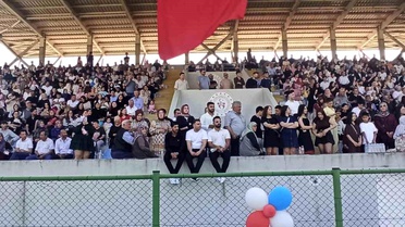 Devrek'te Üniversite öğrencileri mezuniyetlerini kep atarak kutladılar