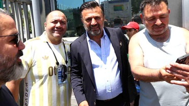 Fenerbahçe Genel Kurulu'nda Ünlüler Oy Kullandı