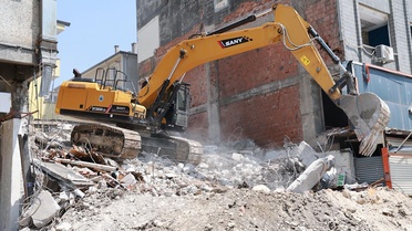 Gebze'de Riskli 22 Binanın Yıkımına Başlandı