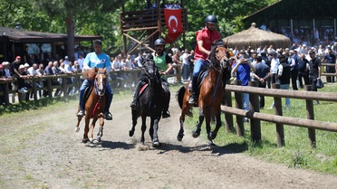 Ünye'de Geleneksel Rahvan At Yarışları Yapıldı