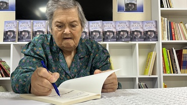Parkinsonlu Öğretmenden Kitap: 'Sıfır Buçuk Ayla'