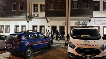 Traktör ve tarım makinesinin arasında kaldı, hayatını kaybetti