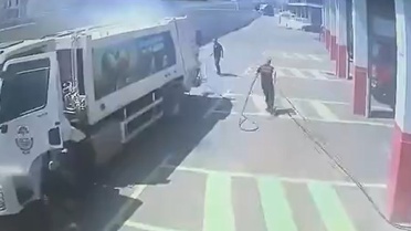 Yalova'da Çöp Kamyonunda Yangın!