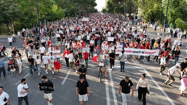 Tiran'da Trump bağlantılı turizm projesine karşı 9 gündür protesto