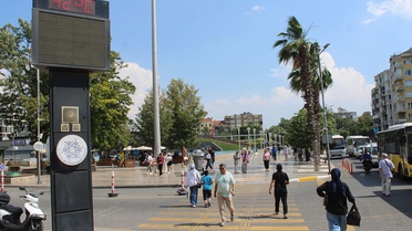 Aydın'da sıcaklar aniden yükseldi, termometre 42 dereceyi gösterdi