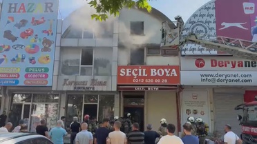 Bağcılar'da Kırtasiye Malzemeleri Satan İş Yerinde Yangın