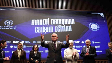 Bakan Bak: Güçlü Türkiye İçin Birlikte Çalışacağız