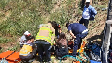 Balıkesir'de kamyon kazasında sürücü itfaiye ekiplerince kurtarıldı