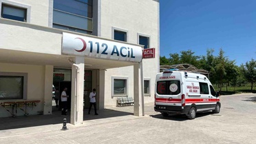 Adıyaman'da Otomobil Şarampole Devrildi: İki Yaralı