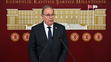 CHP'li Öztrak'tan Özgür Özel'e sert sözler 