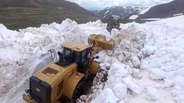 Erzurum'da Haziran ayında karla mücadele çalışması