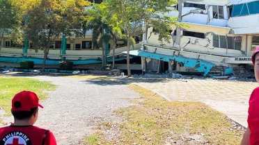 Filipinler'de 7,8 Büyüklüğünde Deprem