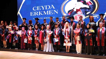 Sivas'ta İletişim Fakültesi Mezuniyet Töreni